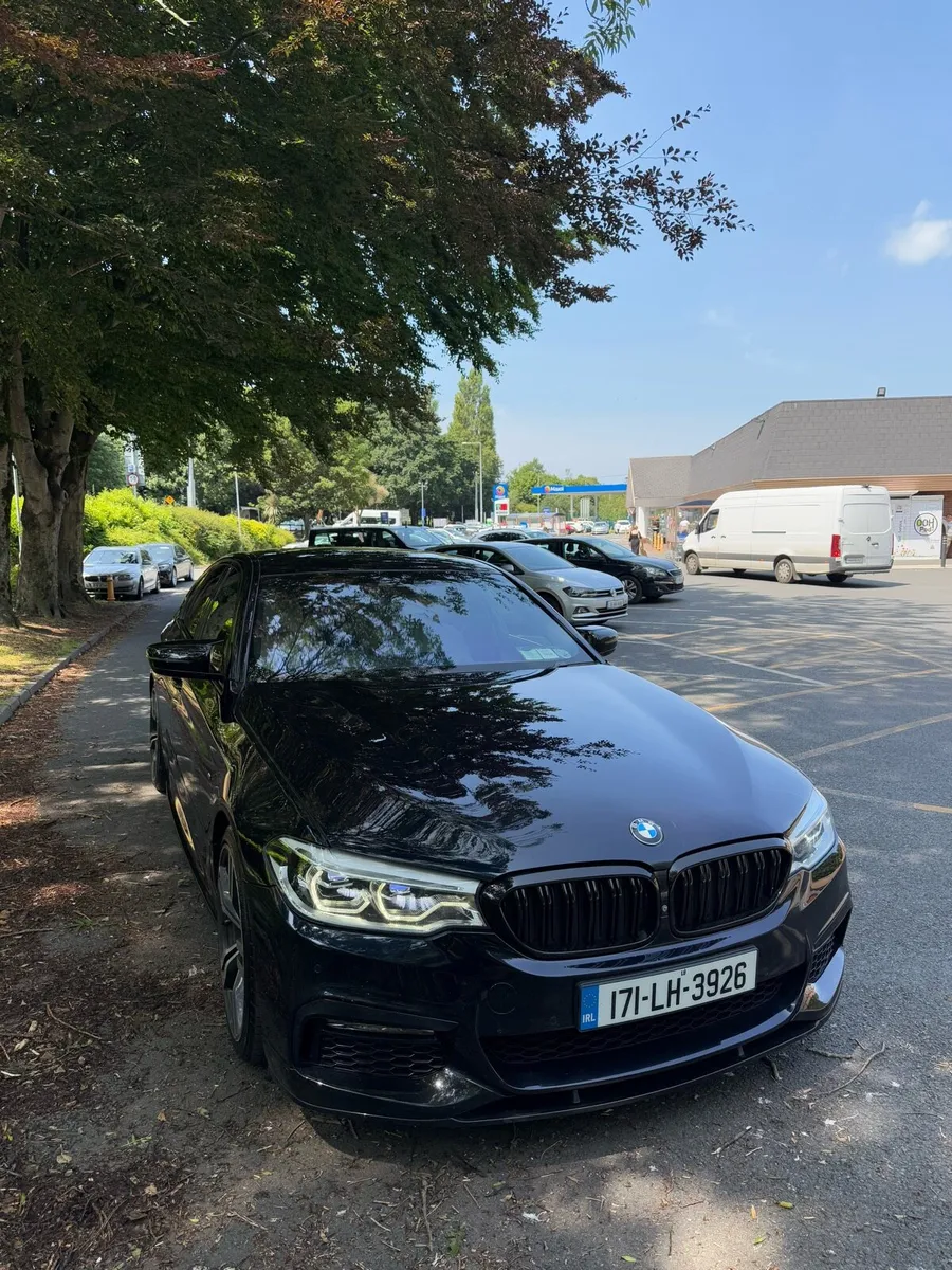 BMW 540i Xdrive - Image 2