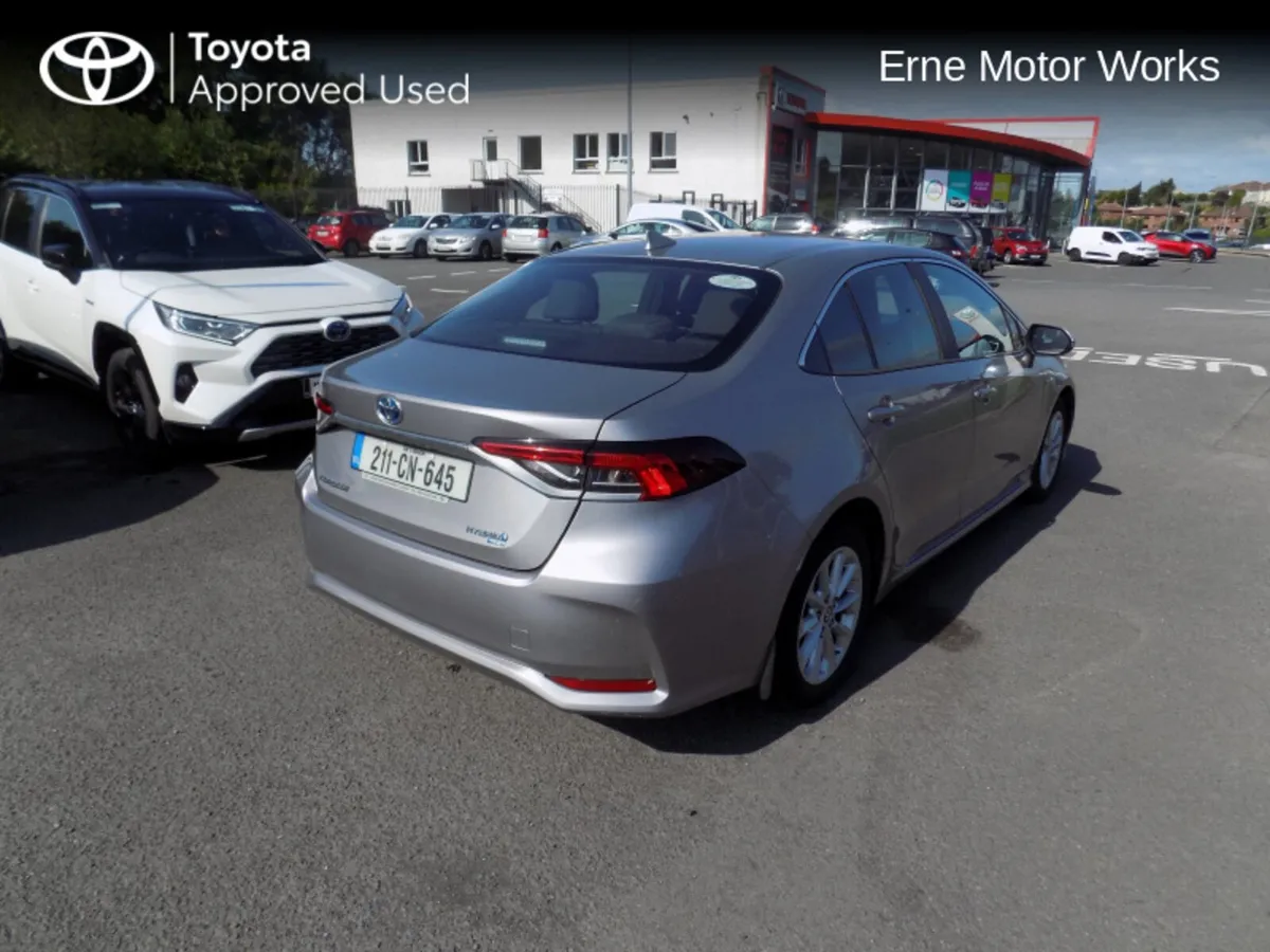 Toyota Corolla HYB LUNA SALOON 4DR AUTO HYBRID - Image 3