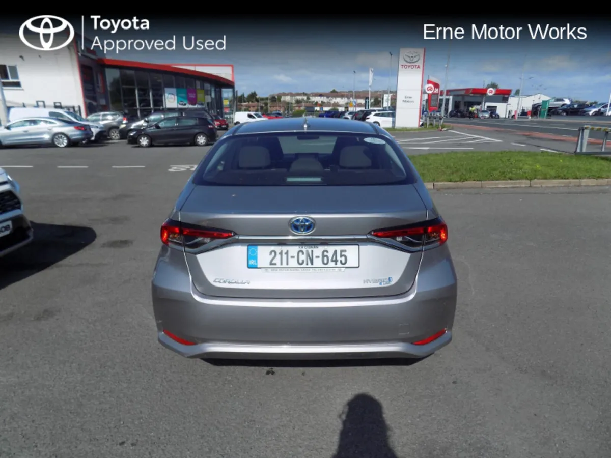 Toyota Corolla HYB LUNA SALOON 4DR AUTO HYBRID - Image 4