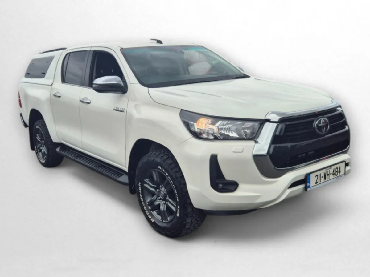 Toyota Hilux 2.4 DOUBLE CAB SR5**FULL TOYOTA SERVI - Image 1