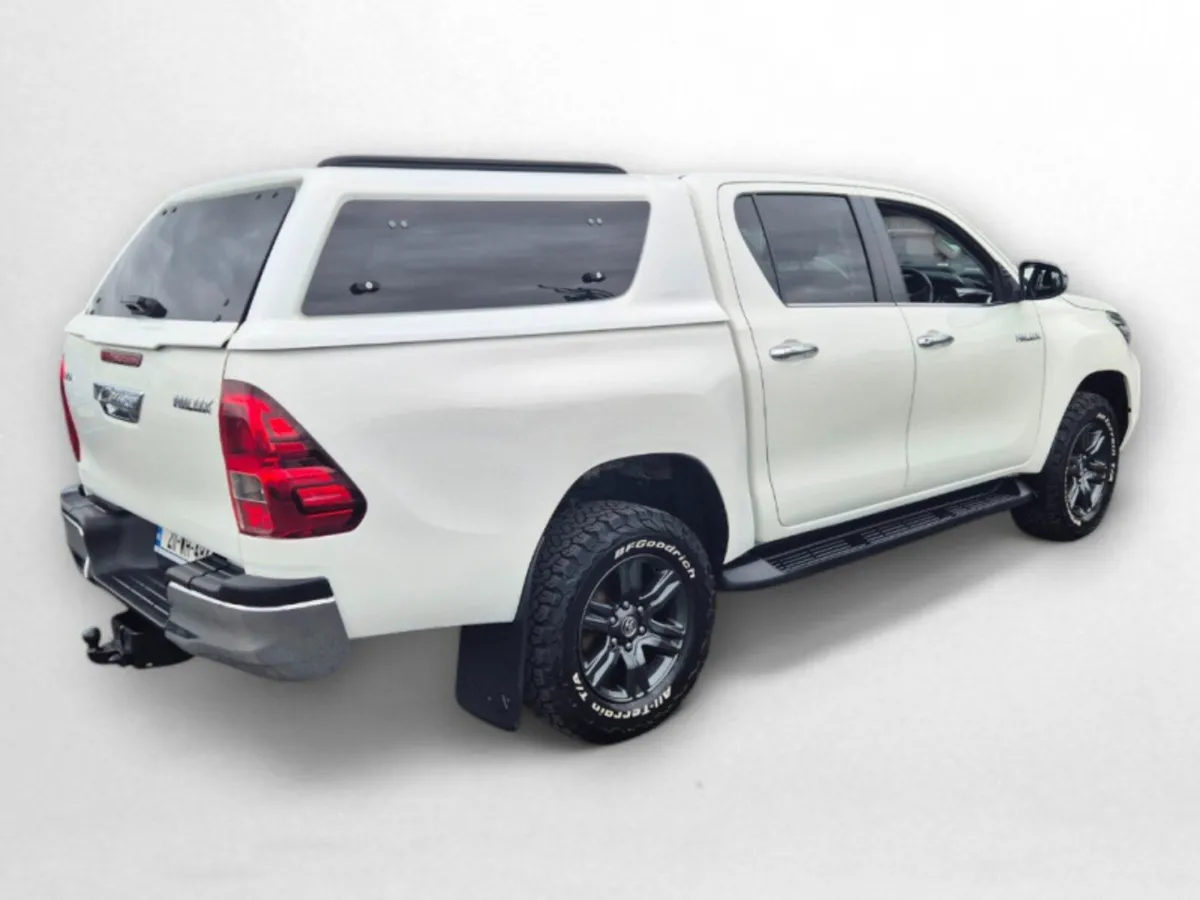 Toyota Hilux 2.4 DOUBLE CAB SR5**FULL TOYOTA SERVI - Image 2