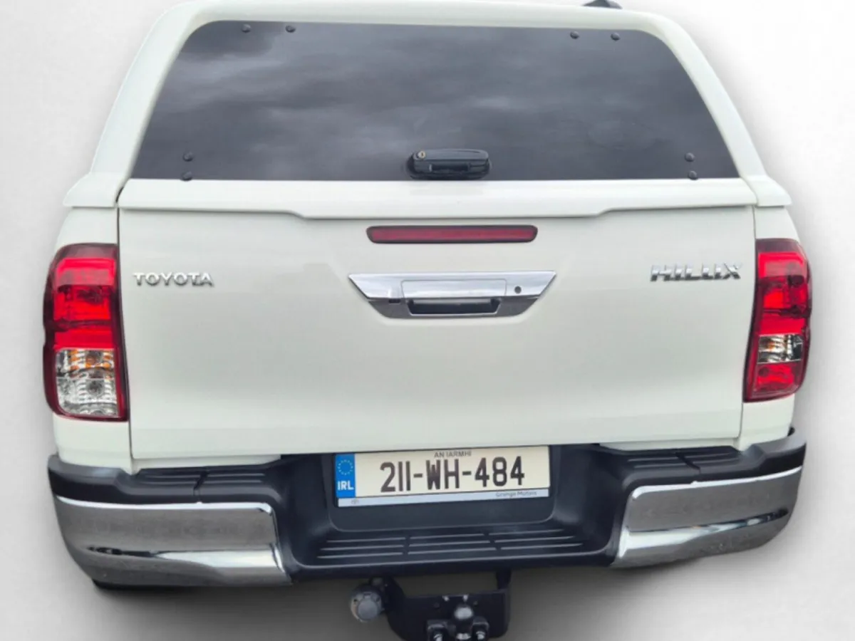 Toyota Hilux 2.4 DOUBLE CAB SR5**FULL TOYOTA SERVI - Image 4