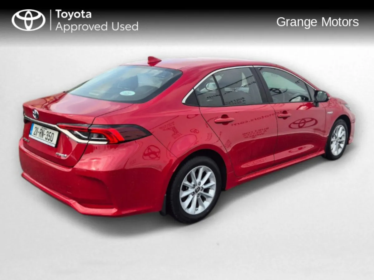 Toyota Corolla 1.8 HYBRID LUNA SALOON - Image 3