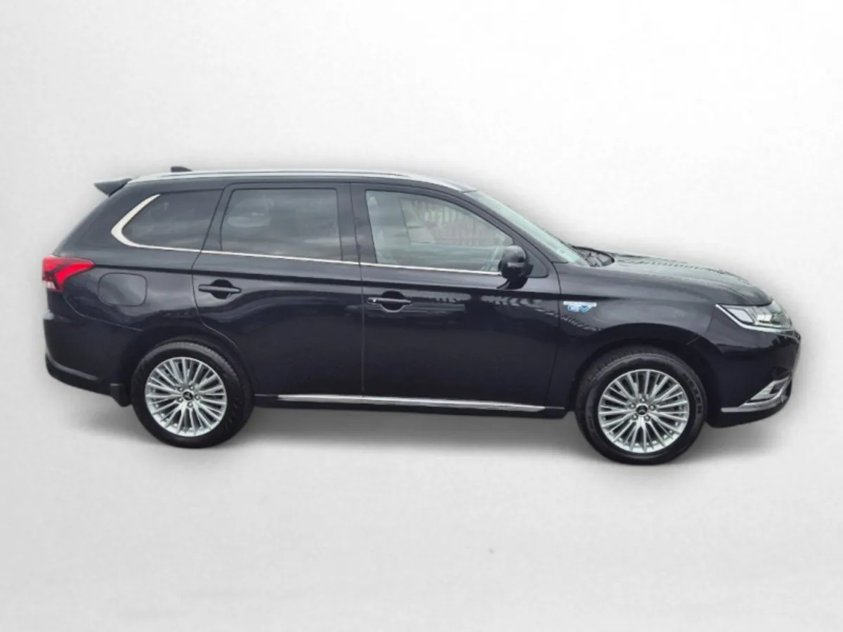 Mitsubishi Outlander PHEV INSTYLE 4DR AUTO**4 WHEE - Image 4
