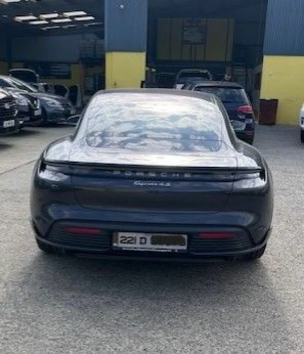 Porsche Taycan 4S AWD 2022 (Jan) PRIVATE SELLER - Image 2