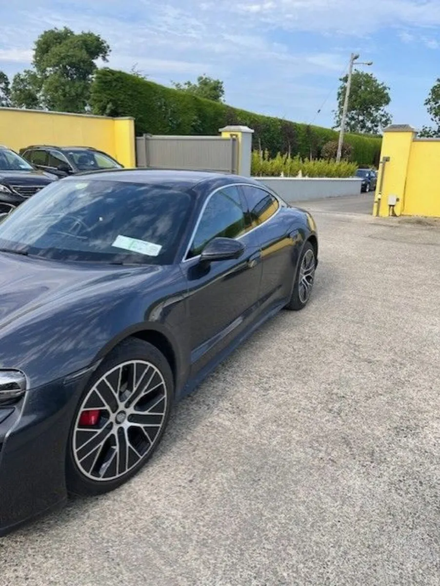 Porsche Taycan 4S AWD 2022 (Jan) PRIVATE SELLER - Image 4