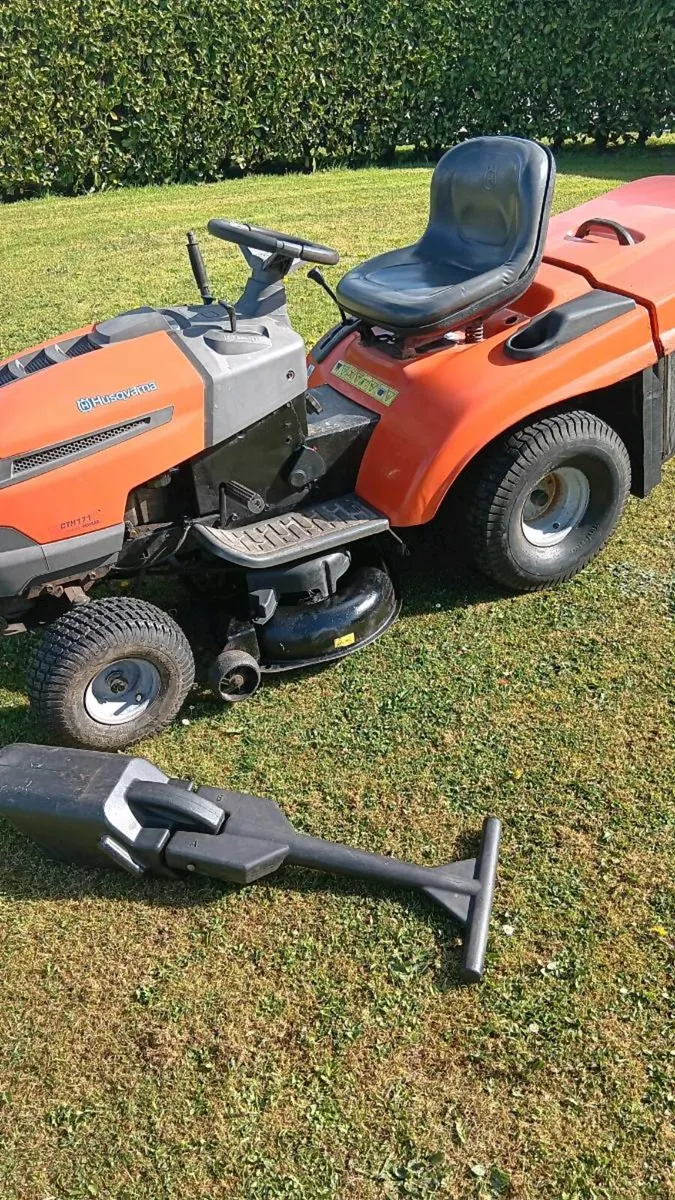 Husqvarna hydrostatic 17hp Kolher engine - Image 4