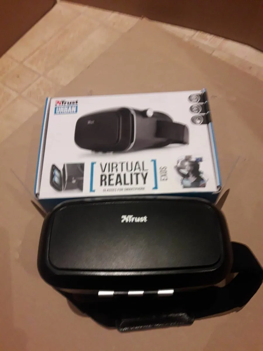 virtual Reality headset - Image 1