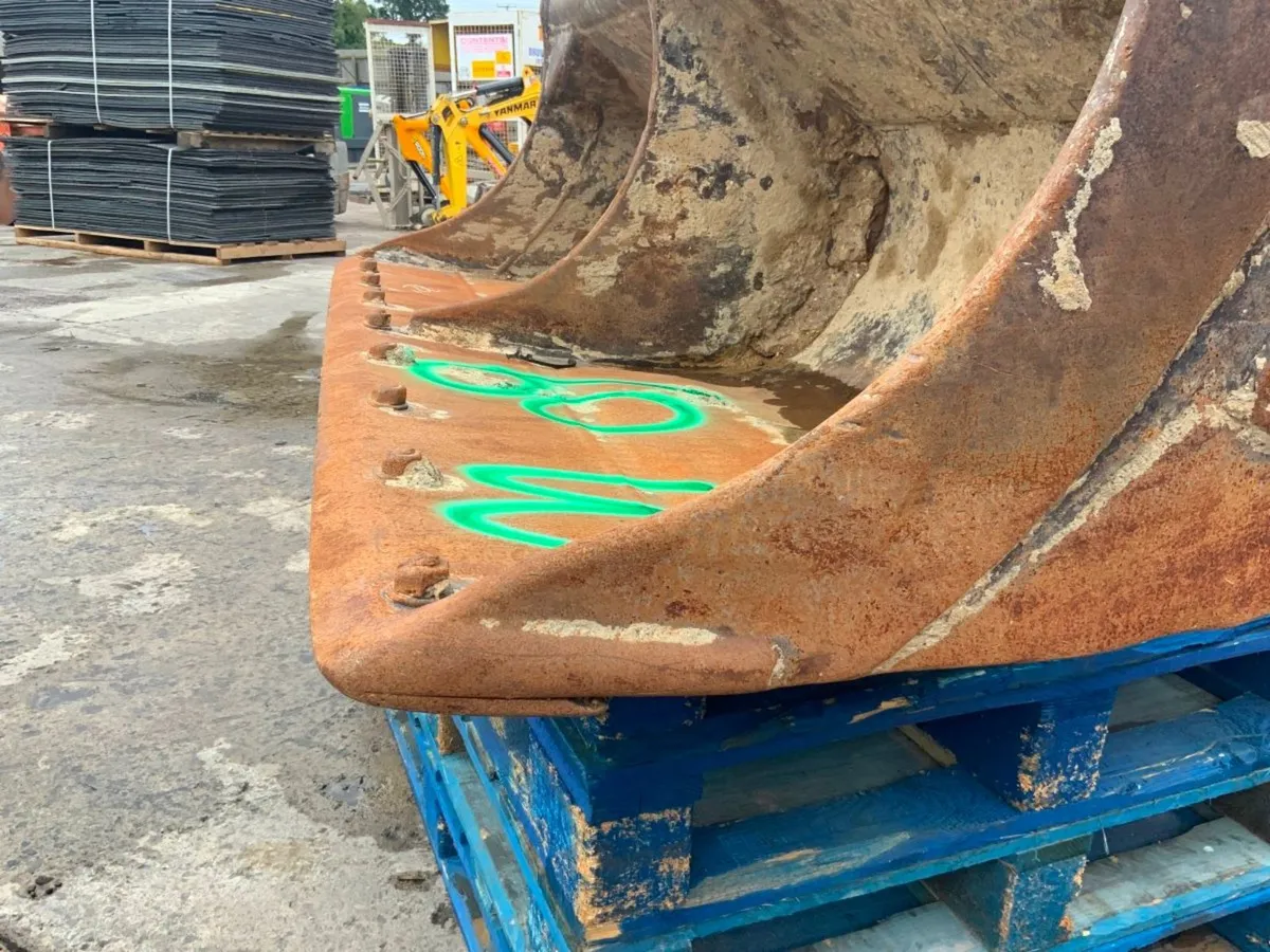 72" GRADING BUCKET...65mm PINS........60w. - Image 3