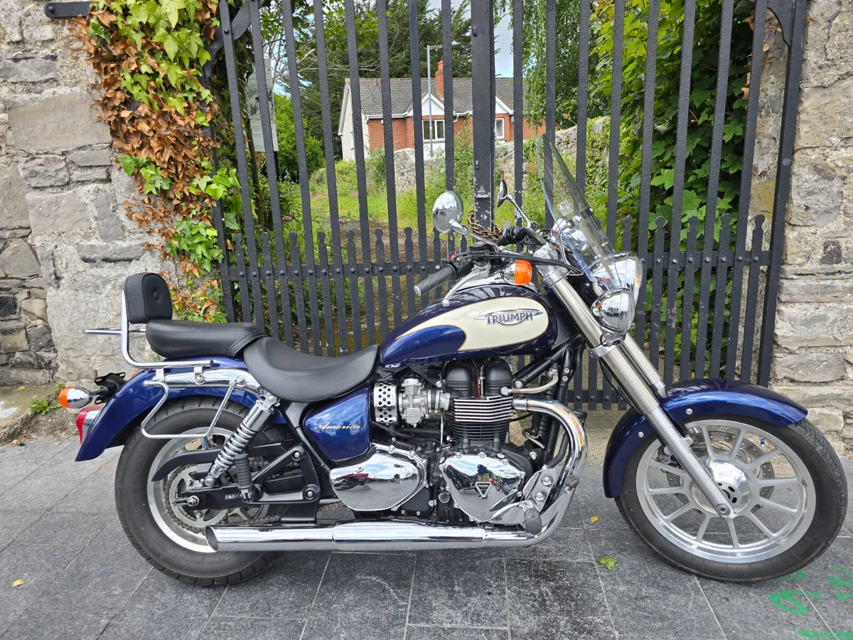2011 TRIUMPH BONNEVILLE AMERICA MOTO4U - Image 1