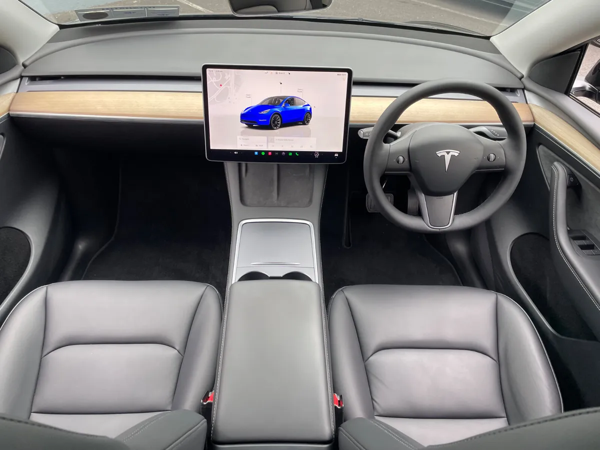 LONG RANGE AWD - DUAL MOTOR - ELECTRIC -APPLE PLAY - Image 3