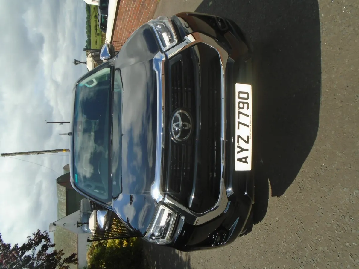 2021 Toyota Hilux INVINCIBLE 2.8D4D MANUAL. - Image 2