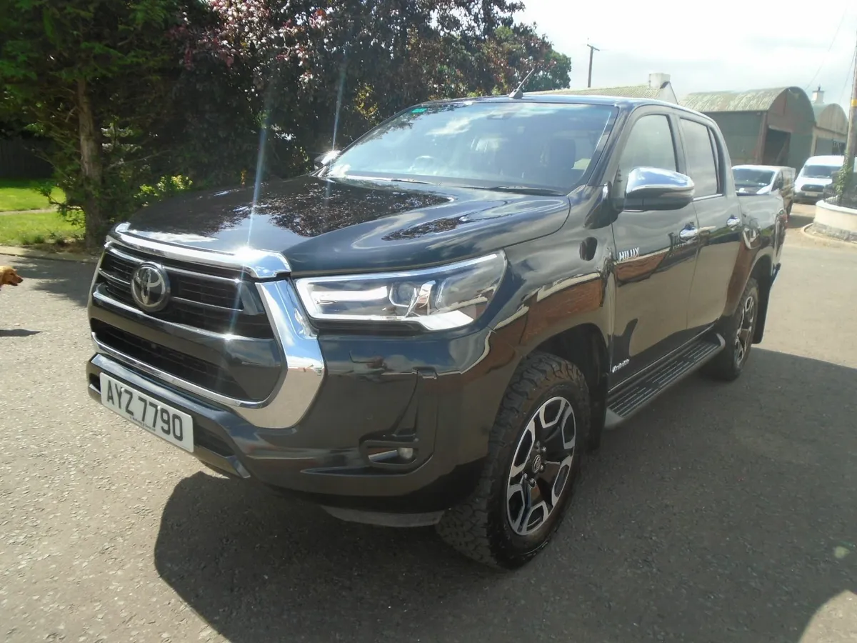 2021 Toyota Hilux INVINCIBLE 2.8D4D MANUAL. - Image 3