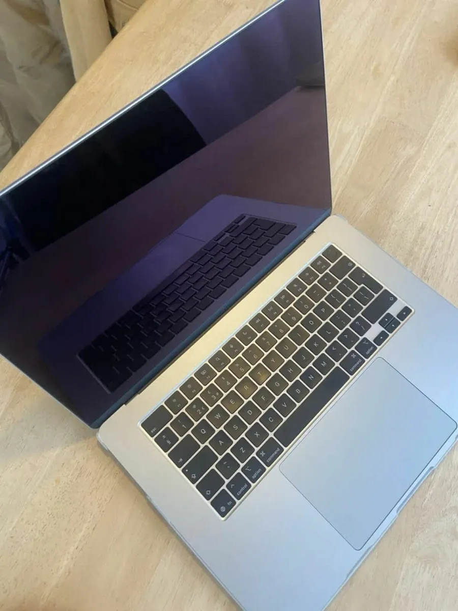 MacBook Air 15.3 Inch M4 16GB - Image 1