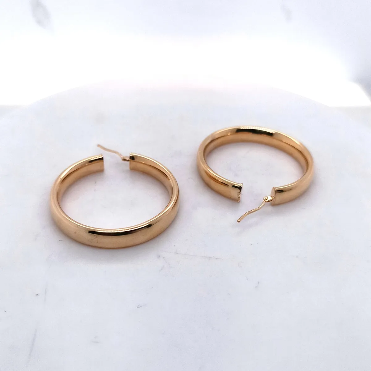 9k Yellow Gold Hoops Earrings, New ! - Image 4