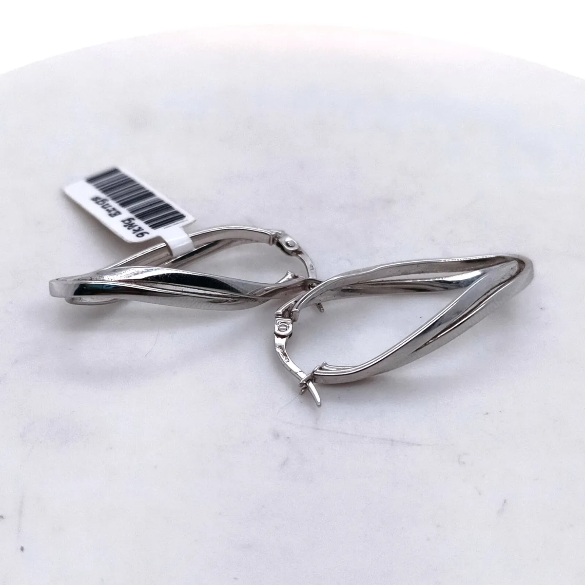 9k White Gold Twist Hoop Earrings - Image 3