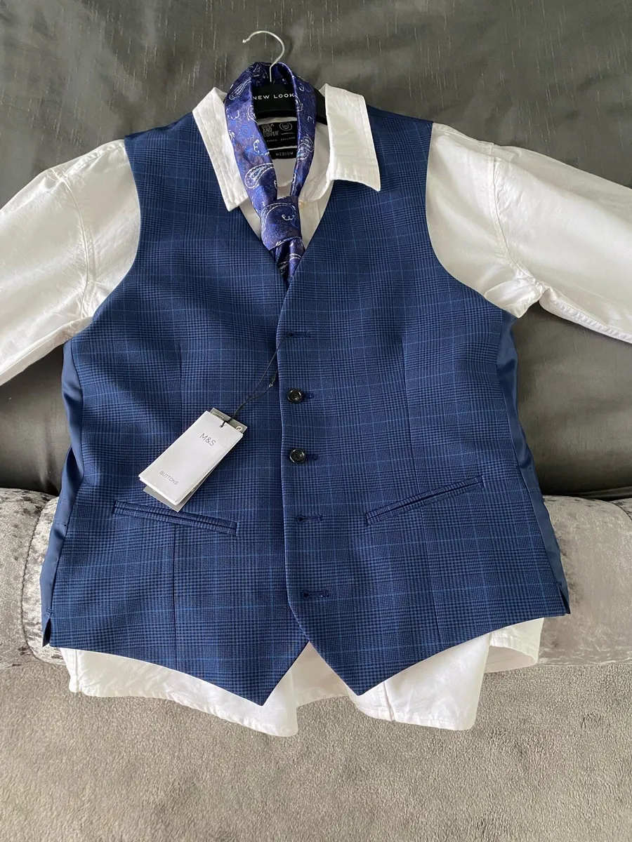 Shirt , tie and waistcoat - Image 2