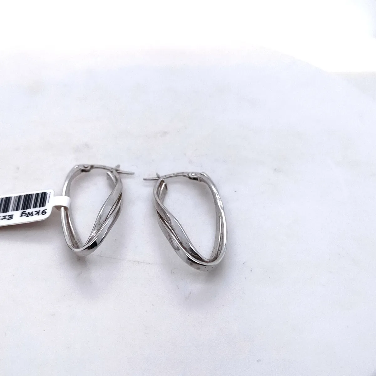 9k White Gold Twist Hoop Earrings - Image 4