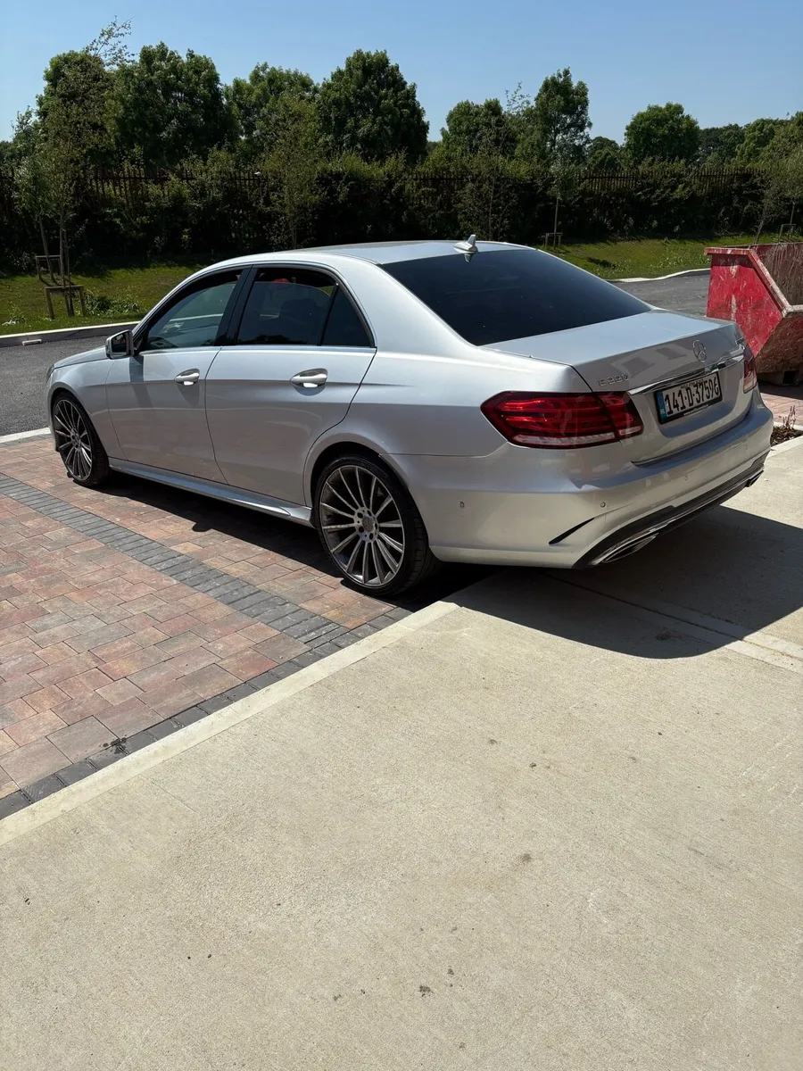 Mercedes E220d - Image 4