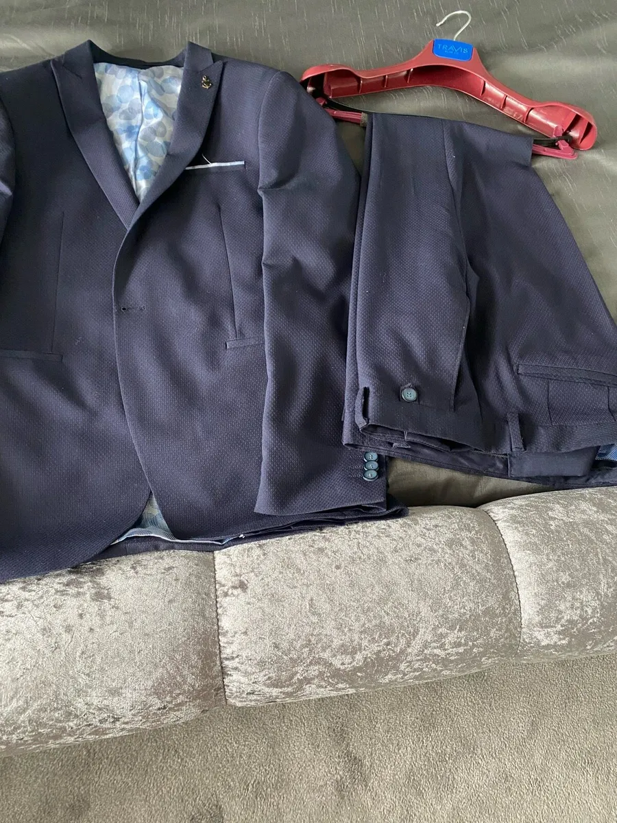 Travis Navy Suit - Image 1