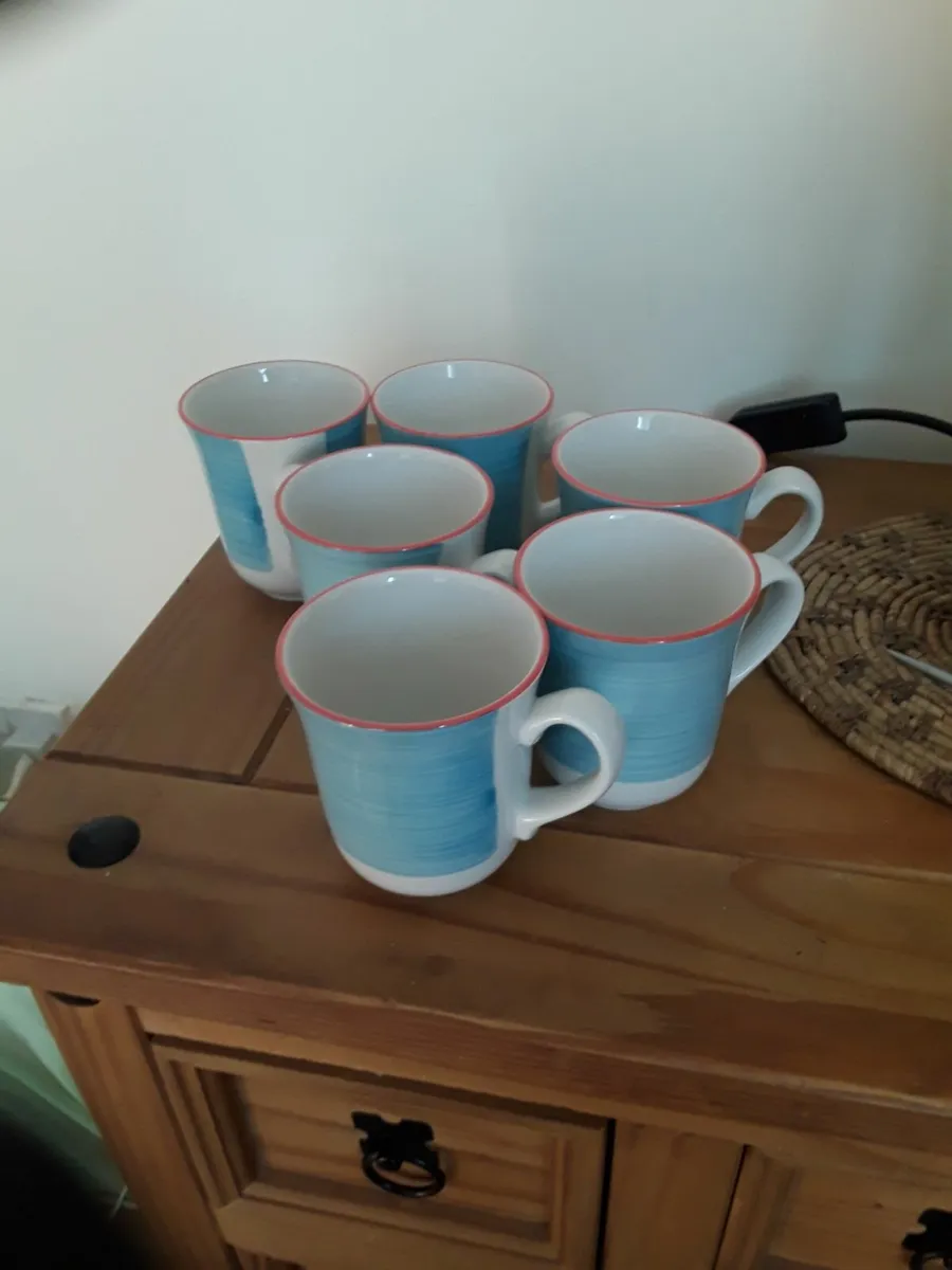 6 mugs in perfect condition three euro each - Image 1