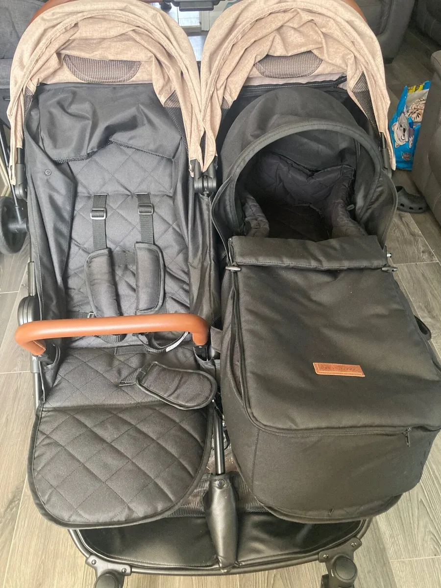 Double pram/ Buggy - Image 1