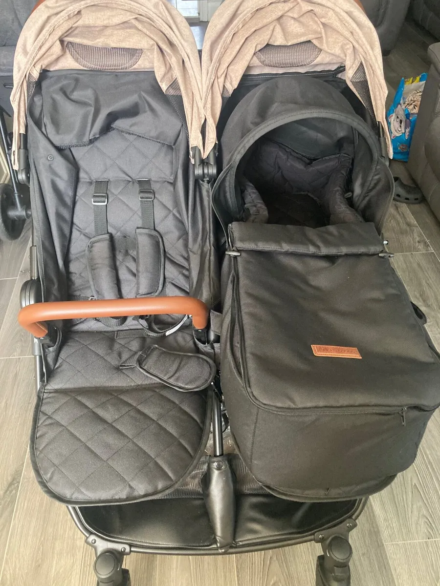 Double pram/ Buggy - Image 2