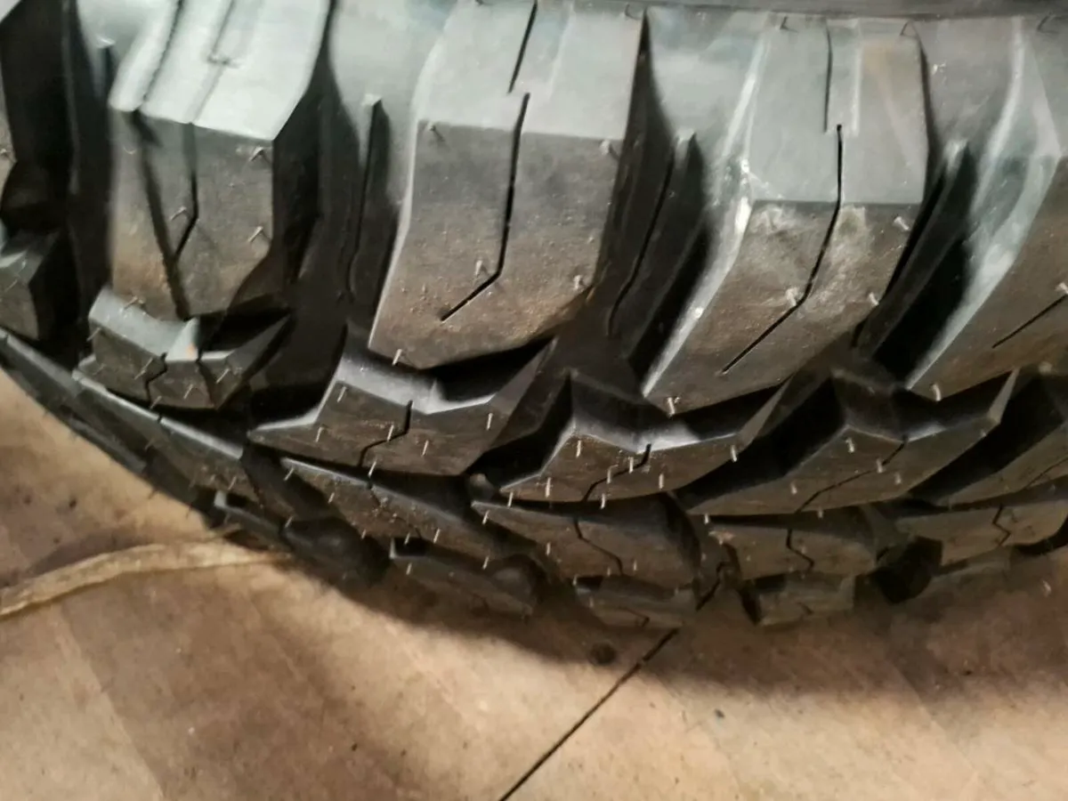 Mud terrain tyres - Image 2