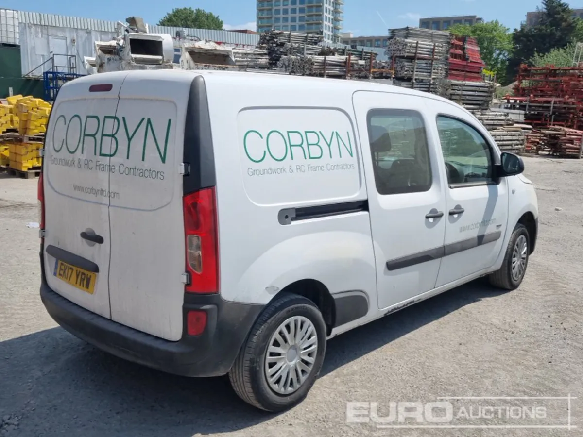 Mercedes 6 Speed Crew Van - Image 2