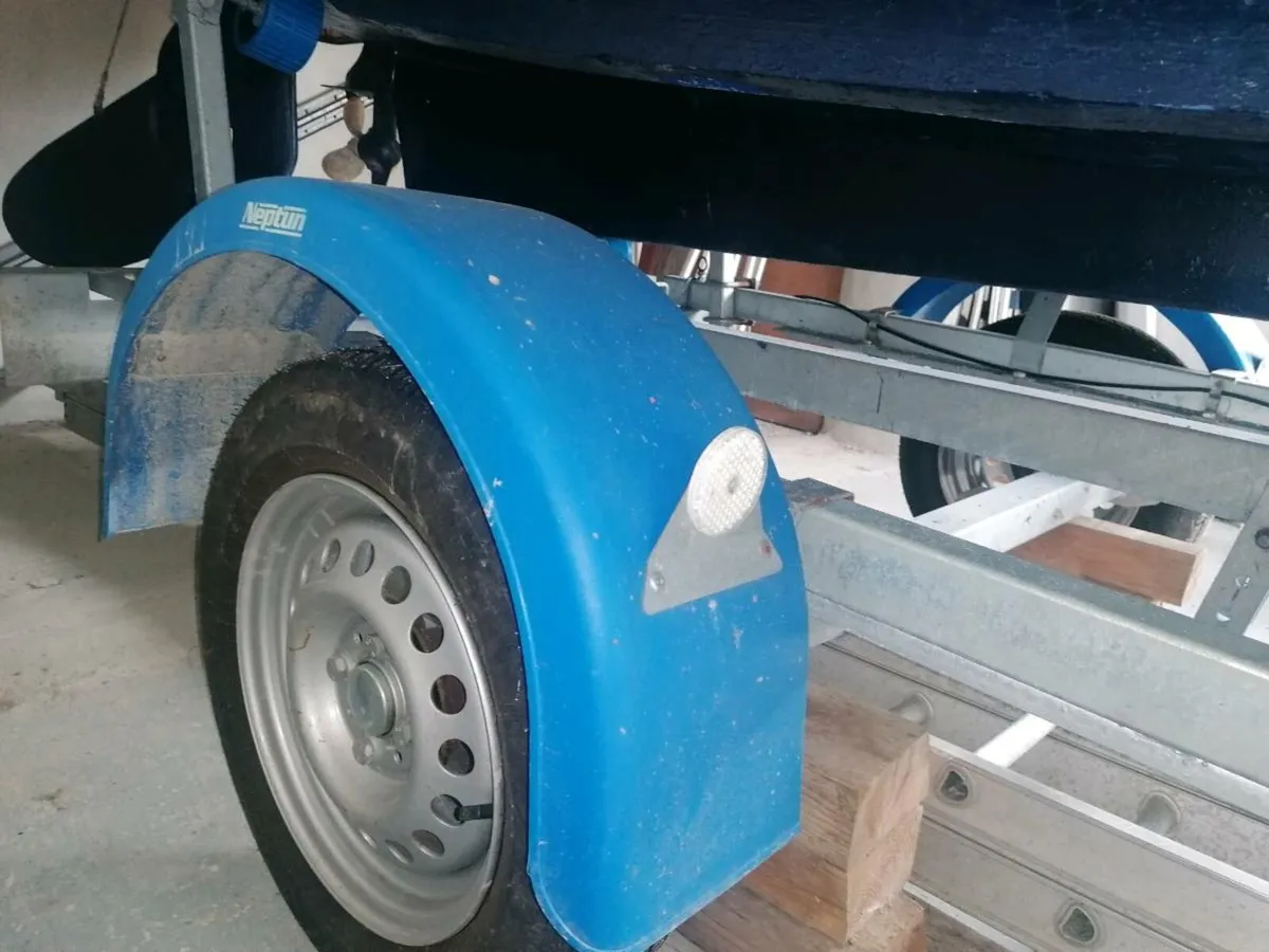 Sailboat & trailer & outboard & inflatable - Image 3