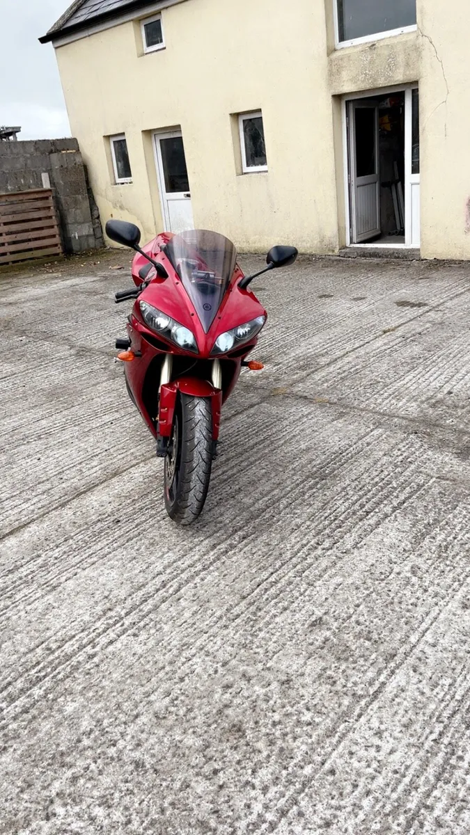 R1 - Image 4