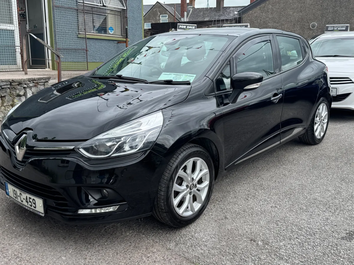 Renault Clio ideal starter car - Image 1