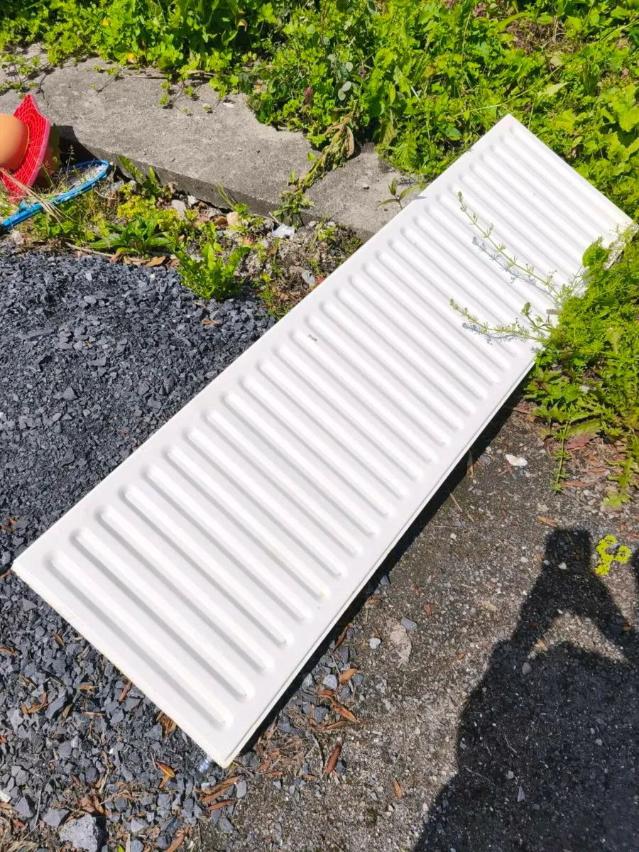 Scrap metal, old radiators, & old furniture - Image 2