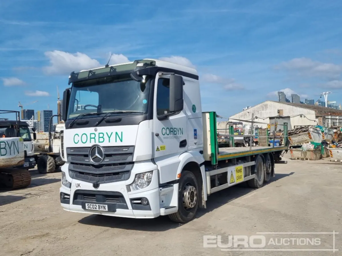 2014 Mercedes 6x2 Flat Bed Lorry - Image 4