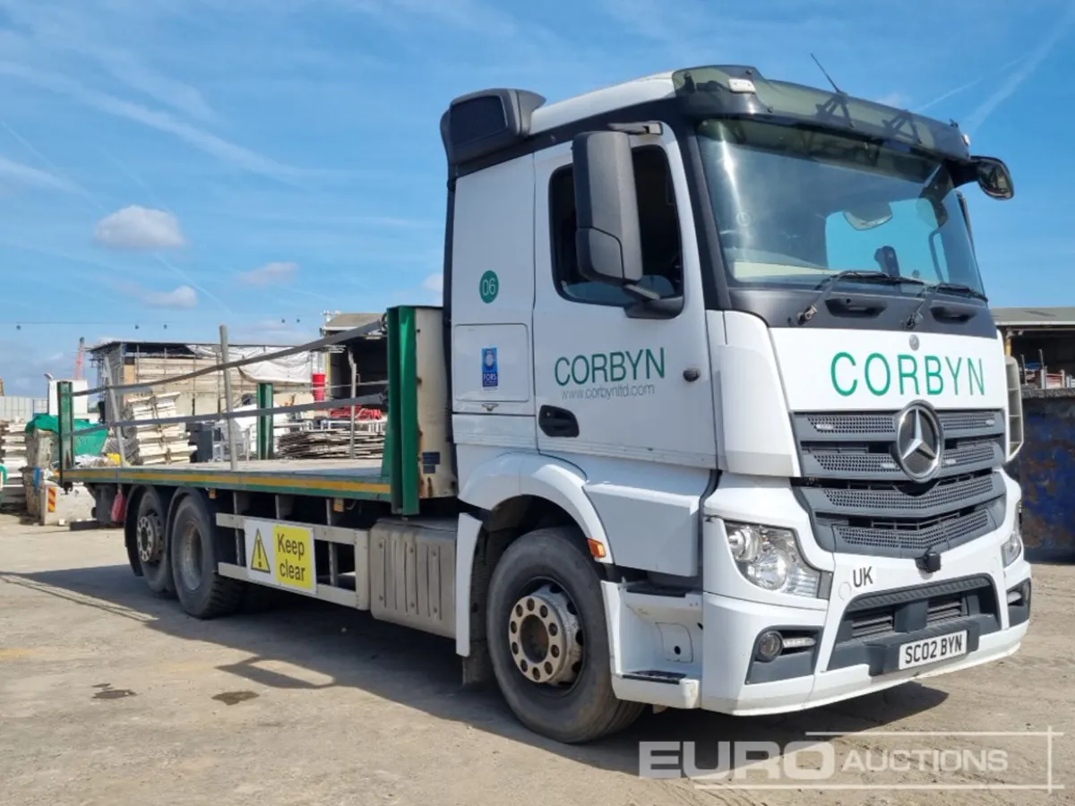 2014 Mercedes 6x2 Flat Bed Lorry - Image 3