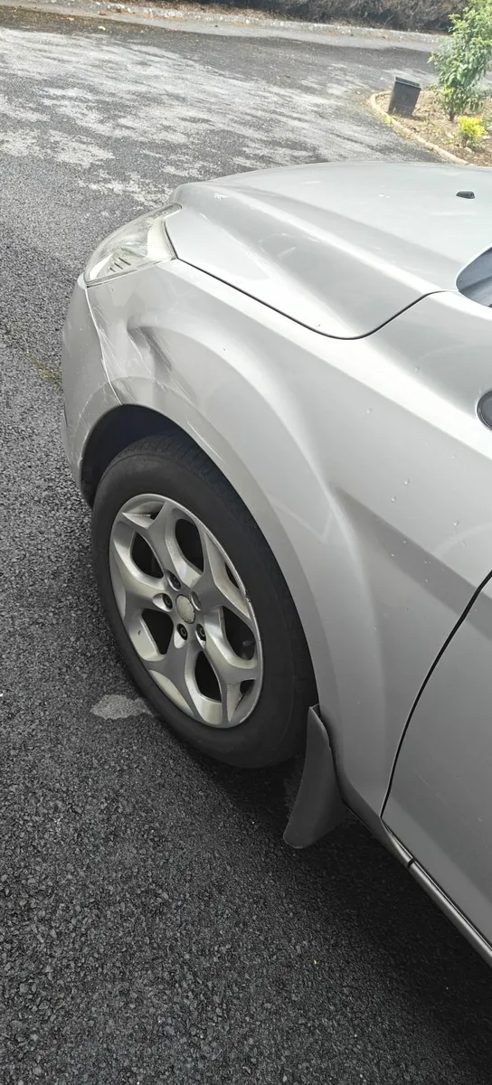 Ford Focus 2010 - Image 3