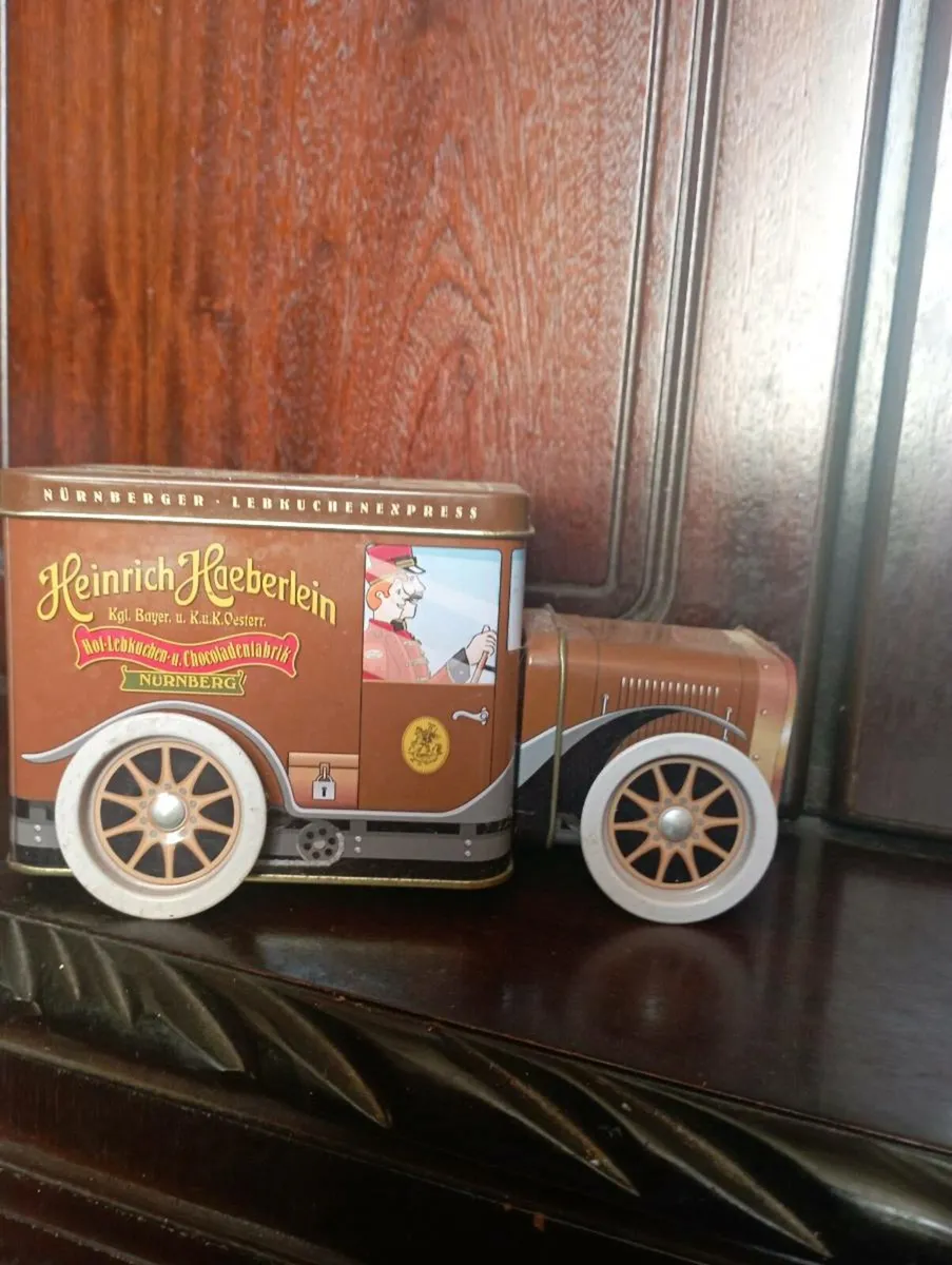 VINTAGE  MODLE  VAN MUSICAL  TIN BOX - Image 1