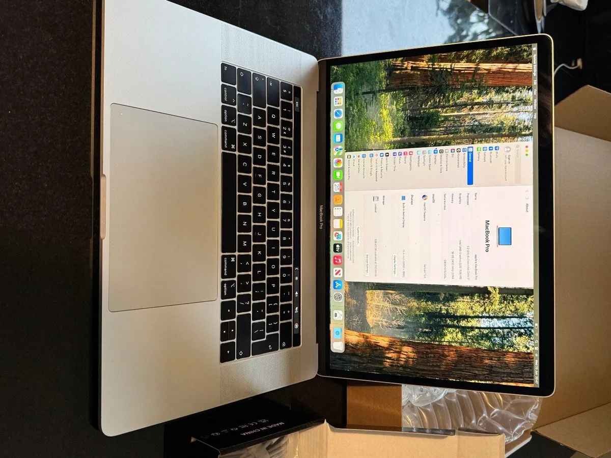 15.4" Apple MacBook Pro (256GB SSD, 16GB  RAM) - Image 3