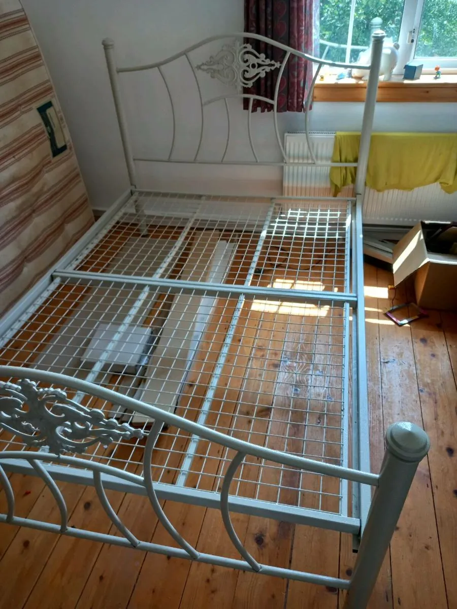 Double Bed - Image 2
