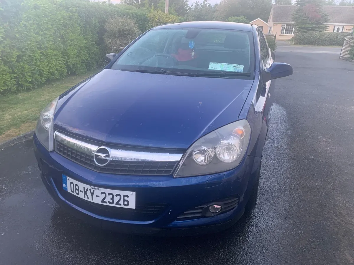 Opel Astra GTC - Image 1