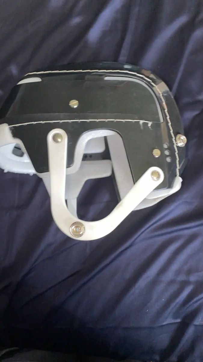 Hurling helmet - Image 2