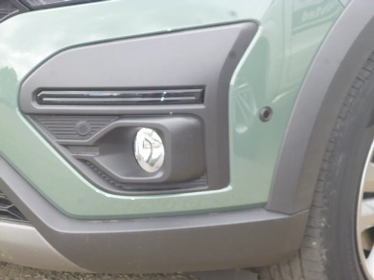 Dacia Jogger 1.0L 7 SEATS TCE EXPRESSION 2023 - Image 4