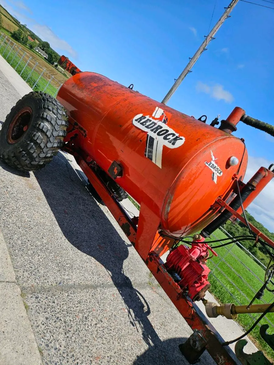 Redrock 1100 gallon tanker - Image 1