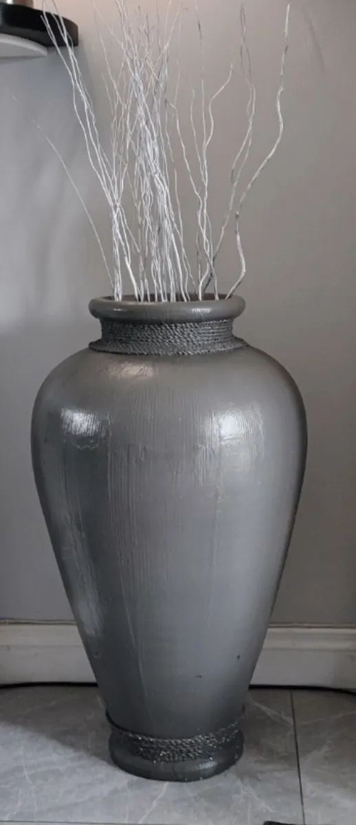 Vase - Image 1