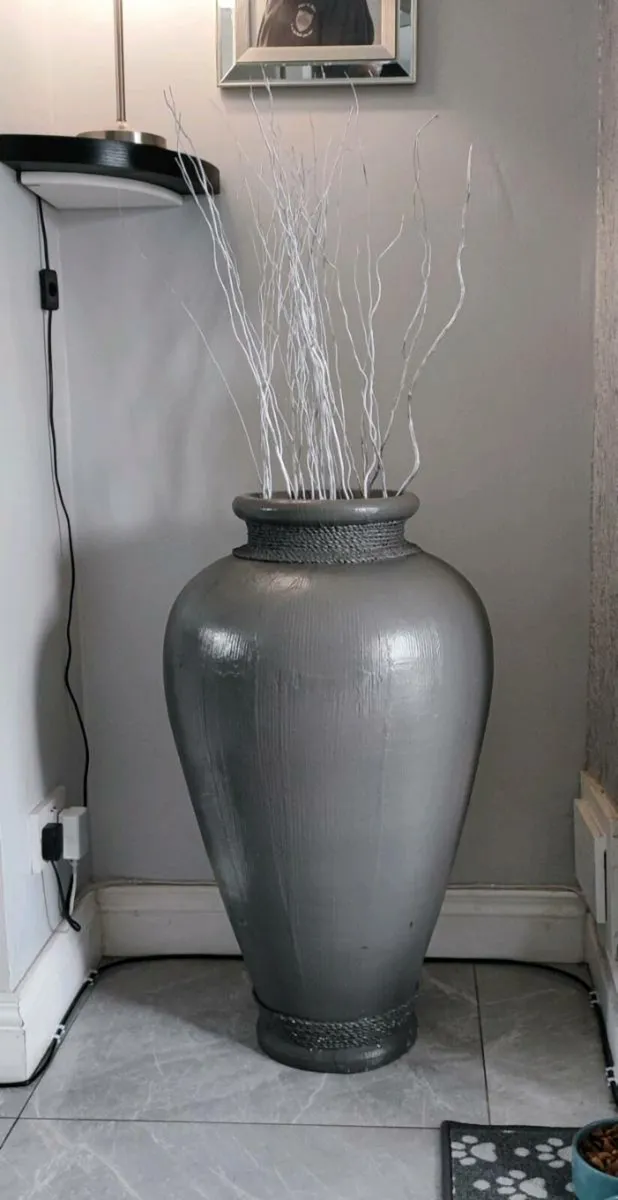 Vase - Image 2