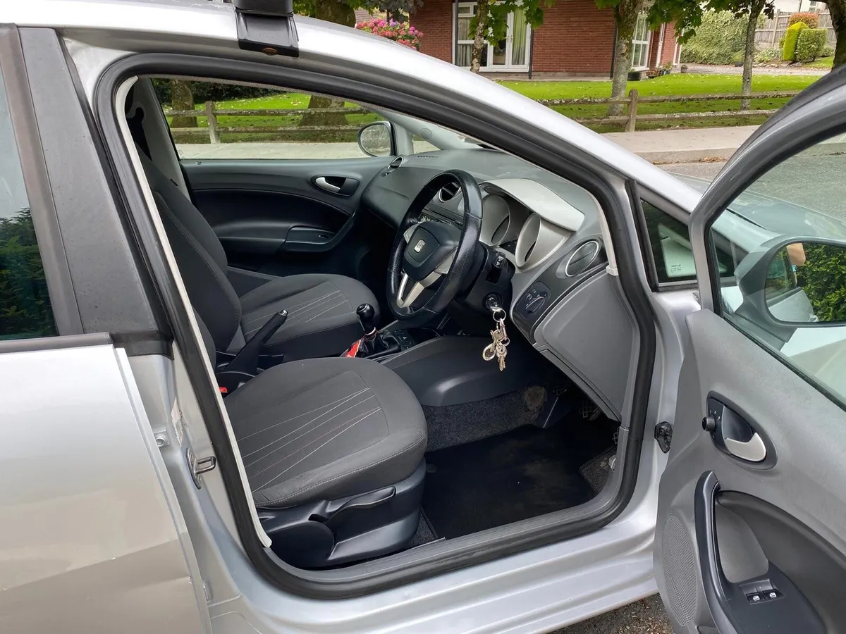 SEAT Ibiza 2012 - Image 2