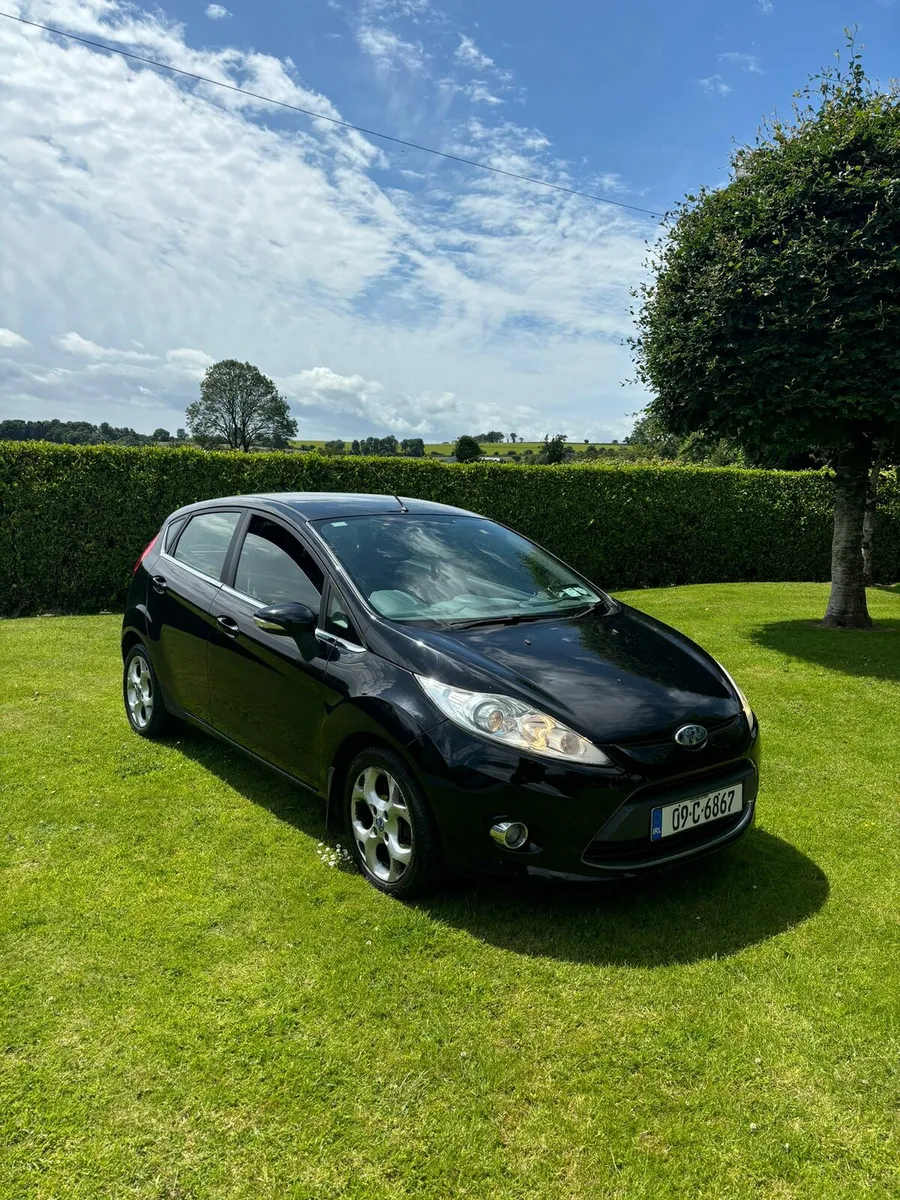 09 FORD FIESTA ZETEC 1.2 PETROL  NCT - Image 1