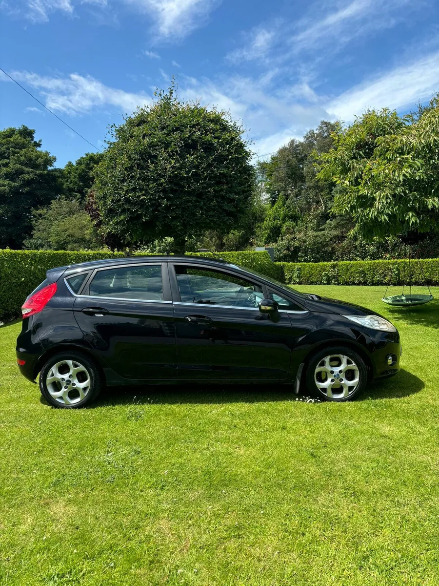 09 FORD FIESTA ZETEC 1.2 PETROL  NCT - Image 3