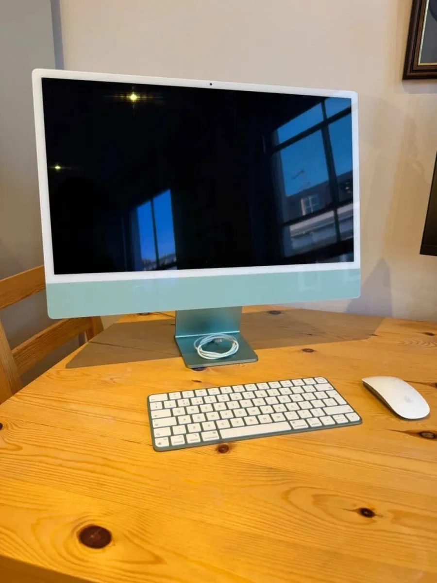 Apple iMac 24" (256GB SSD, M3, 16GB, 10-Core GPU) - Image 1