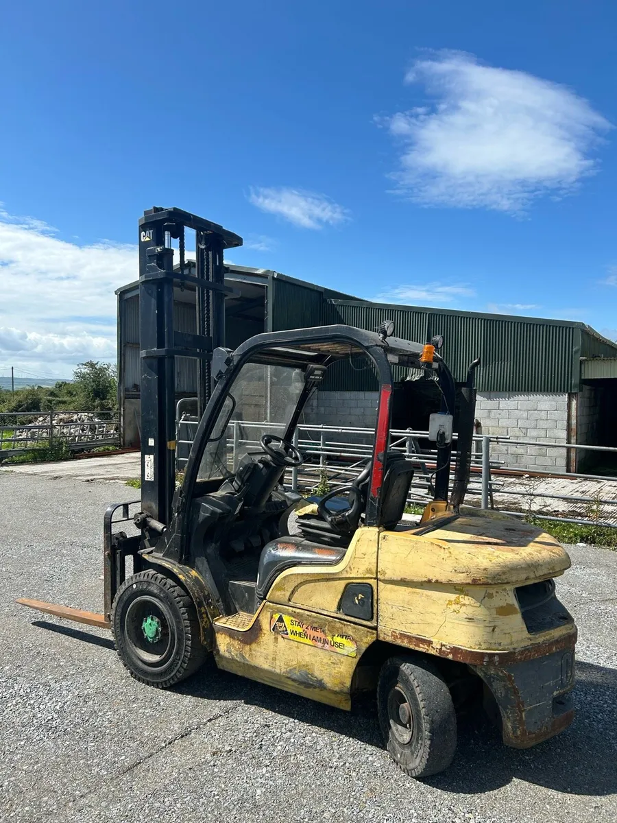 Forklift - Image 2